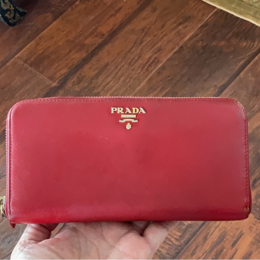 Prada SALE $85 RED Leather Zippy Wallet - Picture 4 of 11